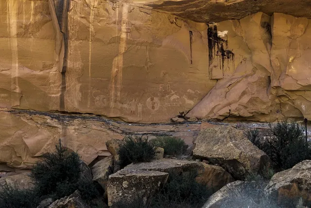 Matest Mendelevich Agrest-pre-Columbian petroglyphs in Sego canyon