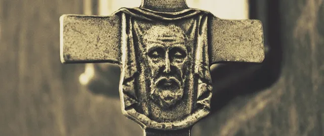 The Shroud of Turin-a computerised reconstruction
