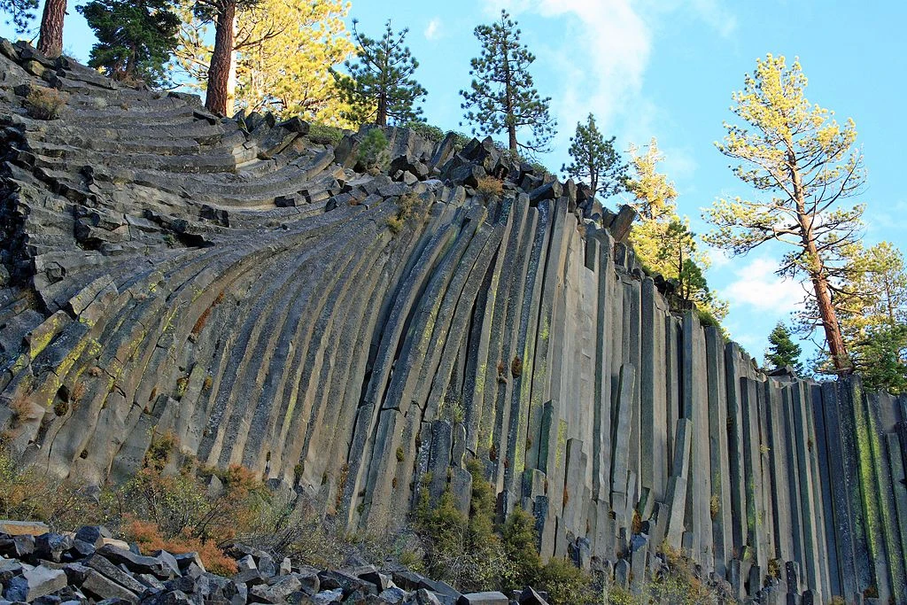 The Baigong Pipes: nature or advanced technology?