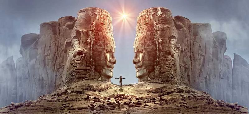 The Paleocontac theory: between Ancient Astronauts and OOPArts