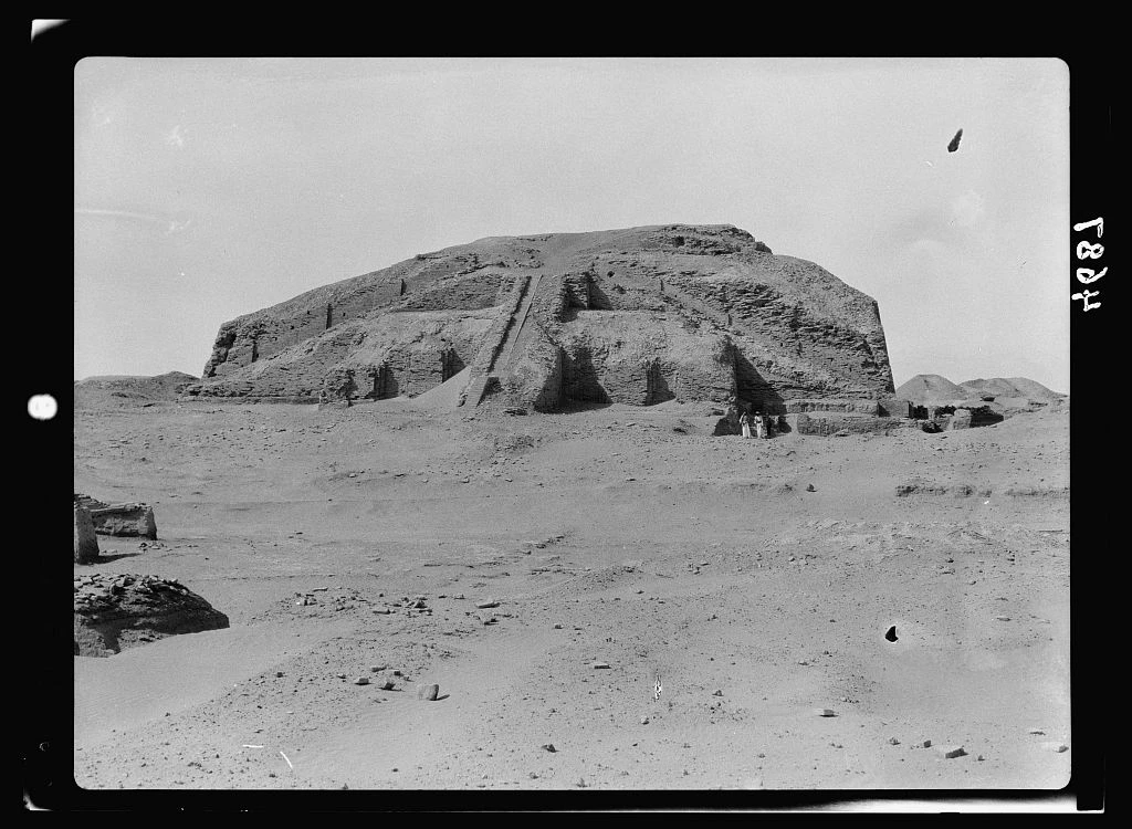 Stargate iraq-ur-so-called-of-the-chaldees-the-great-ziggurat.jpg