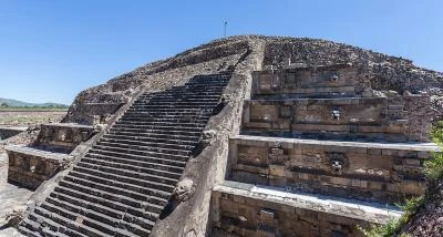 Liquid mercury under the pyramid in Teotihuacán